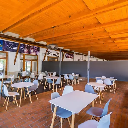 Holiday Hotel Siofok Шиофок