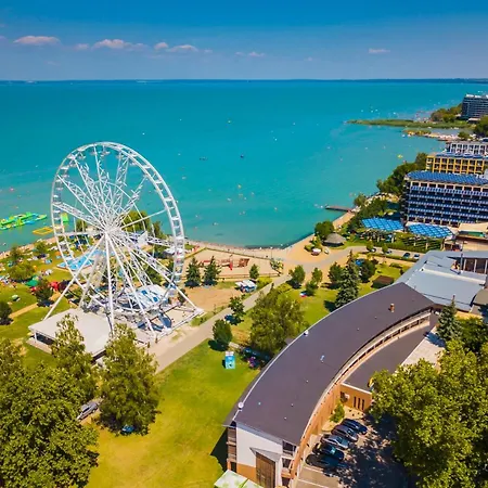 Holiday Hotel Siófok Szálloda 3*