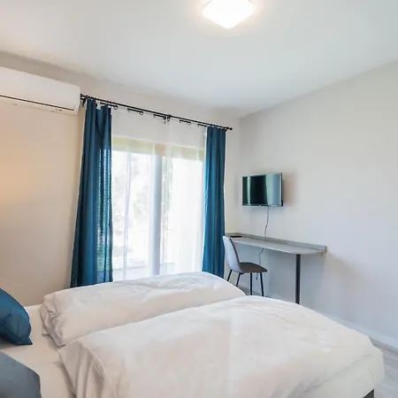 Holiday Hotel Siofok Отель