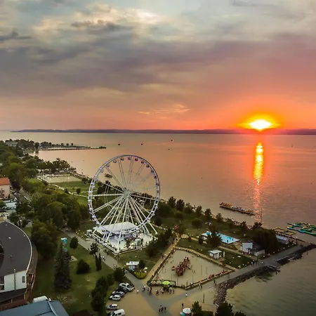 Holiday Hotel Siofok Отель