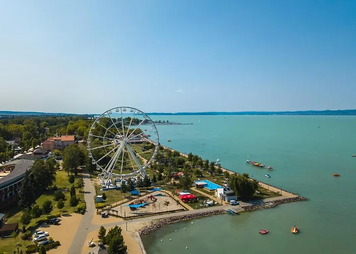 Holiday Hotel Siofok 시오포크