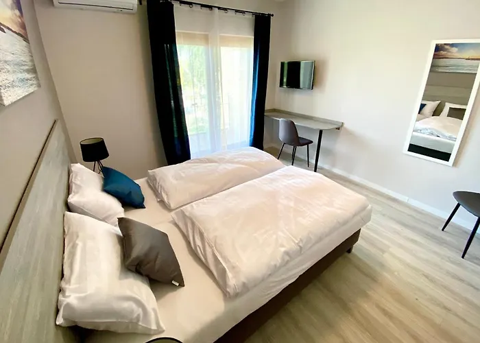 Holiday Hotel Siofok 시오포크