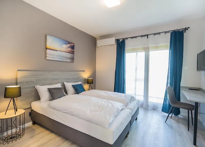 Holiday Hotel Siofok 시오포크